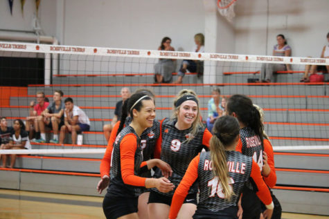VOLLEYBALL: Tigers lose undefeated streak to Bella Vista