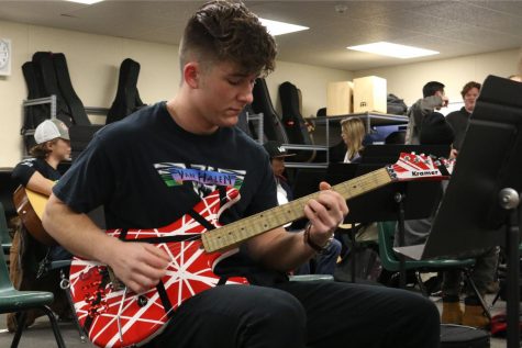 Senior builds up guitar hobby