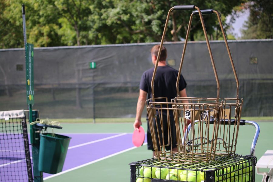 After+girls+tennis+was+left+without+a+coach+this+season+PE+teachers+Josh+Errecart+and+Melissa+Stevens+stepped+up+to+fill+in+the+gaps.